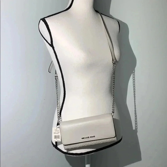 MICHAEL KORS JET SET ITEM LG WALLET ON A CHAIN - Picture 4 of 13